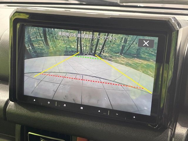 【バックカメラ】駐車時に後方がリアルタイム映像で確認できます。大型商業施設や立体駐車場での駐車時や、夜間のバック時に大活躍！運転スキルに関わらず、今や必須となった装備のひとつです！