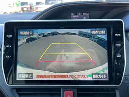 【バックモニター】後ろのカメラの映像がモニターに映し出されるので、後方の見えない死角や、障害物との距離感などもしっかり安全確認することができます！