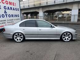 弊社オリジナル車高調で車高もローダウンされ、乗り心地も良くかっこよくきまってます！