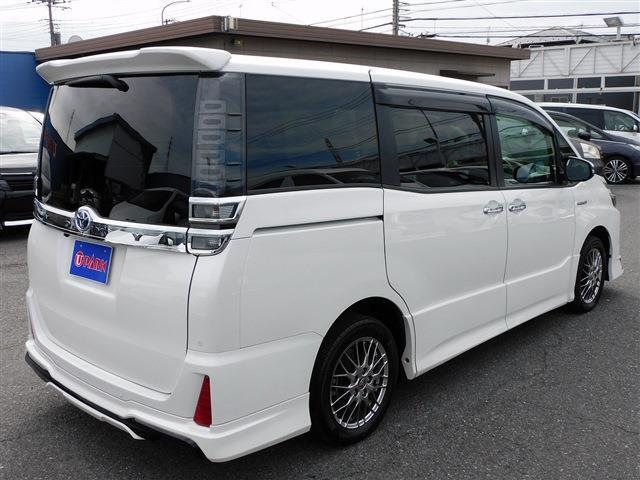 後期・9インチフルセグナビ・バックカメラ・BTオーディオ・両側自動ドア・LEDライト・フォグLED・トヨタセーフティセンス・ETC・アイドリングストップ・シートヒーター・フロアマット・ドアバイザー