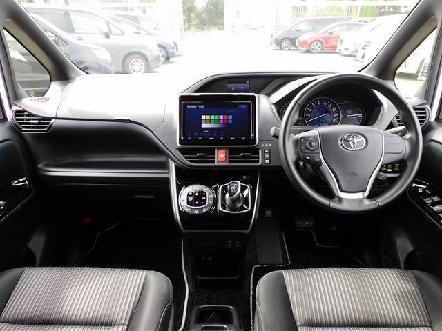 後期・9インチフルセグナビ・バックカメラ・BTオーディオ・両側自動ドア・LEDライト・フォグLED・トヨタセーフティセンス・ETC・アイドリングストップ・シートヒーター・フロアマット・ドアバイザー