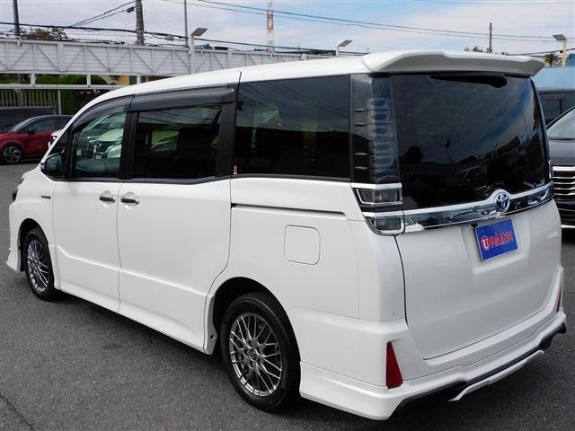 後期・9インチフルセグナビ・バックカメラ・BTオーディオ・両側自動ドア・LEDライト・フォグLED・トヨタセーフティセンス・ETC・アイドリングストップ・シートヒーター・フロアマット・ドアバイザー