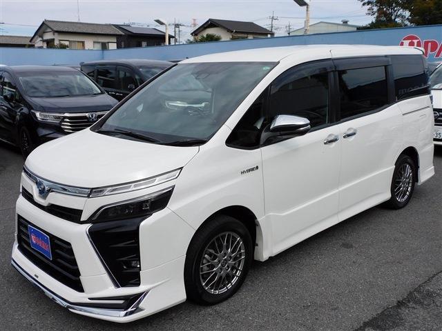 後期・9インチフルセグナビ・バックカメラ・BTオーディオ・両側自動ドア・LEDライト・フォグLED・トヨタセーフティセンス・ETC・アイドリングストップ・シートヒーター・フロアマット・ドアバイザー