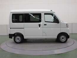 さらに、無料保証期間1年に安心をプラスする1年または2年、走行距離無制限のロングラン保証（有料）をお選び頂く事もできます。