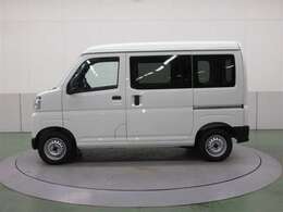 購入後の故障に対する不安も、1年間走行距離無制限の『ロングラン保証』で安心してお乗り頂くことができます。（対象外車種有）