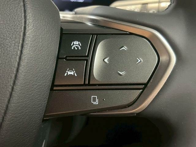 【レーダークルーズコントロール】追従型クルーズコントロールは、レーダーやビデオカメラが前方の車の状況を検知し、状況に合わ
