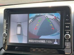 【アラウンドビューモニター】専用のカメラにより、上から見下ろしたような視点で360度クルマの周囲を確認することができます☆死角部分も確認しやすく、狭い場所での切り返しや駐車もスムーズに行えます。