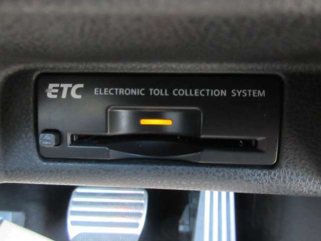 〔ETC〕高速道路必須アイテムのETC装着済みです。最近はスマートインターチェンジも増えてきたのでETC必須ですね！