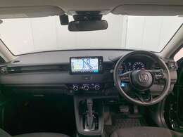 見通しの良い運転席回りとなっておりますので安心して運転をして頂けます！窓が大きいので明るく開放的な室内です