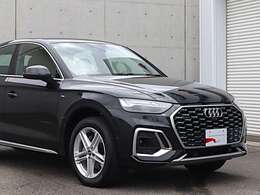 衝突軽減ブレーキ機能やクルーズコントロールの車間距離の制御を兼ねたセンサーが運転中は常時周囲を見張ります。