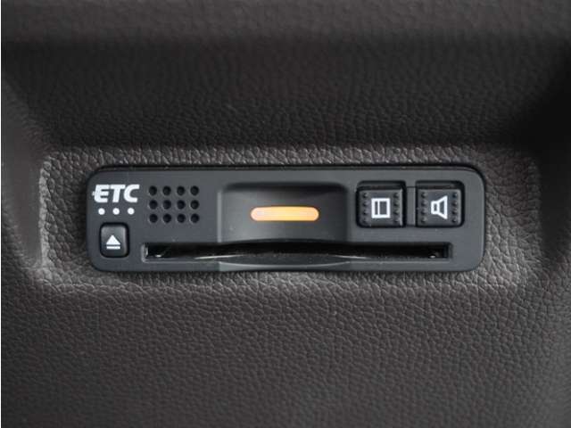 今や必需品の◆ETC車載器　装備車◆　有料道路を利用する際にスムースに通過でき、わずらわしい料金支払いから開放されます！