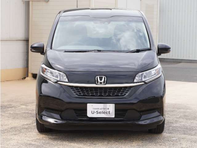【Honda SENSING】 カメラ等装置で精度の高い検知能力を発揮、安全運転を支援します。ステアリング上のコントローラーに注目！