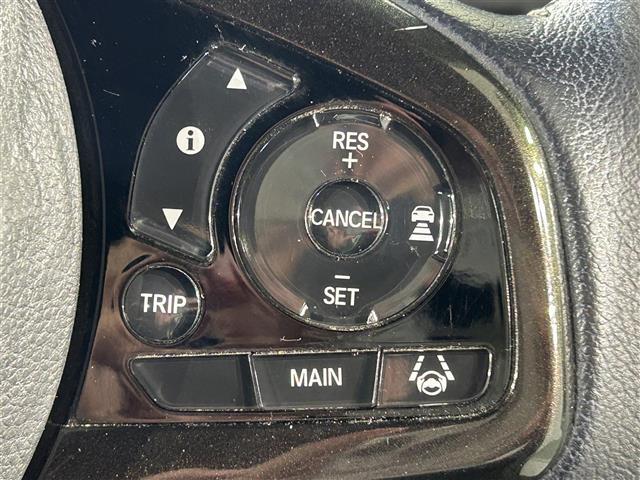 【アダプティブクルーズコントロール（ACC）】適切な車間距離を保ちながら先行車に追従走行できます！機能には限界があるためご注意ください。