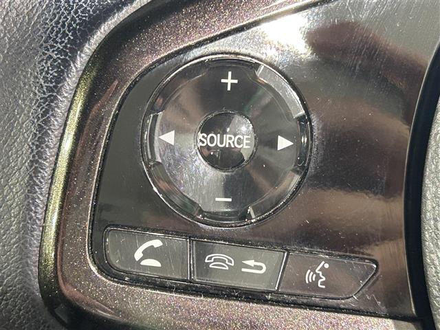 【運転席操作部】『運転席周辺の装備』の画像になります。快適なドライブを楽しむための機能が装備されています！運転席から触れるので使いやすいです！