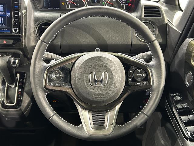 【ハンドル】『ハンドル/ステアリング』の画像になります。写真の内容に関してご不明点、ご質問等がございましたらお気軽にガリバー店舗までお問い合わせください。