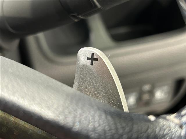 【運転席操作部】『運転席周辺の装備』の画像になります。快適なドライブを楽しむための機能が装備されています！運転席から触れるので使いやすいです！