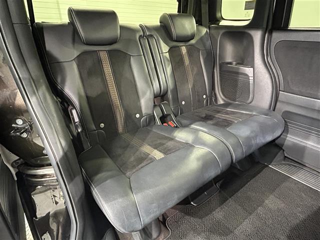 【後部座席】『後部座席周辺』の画像になります。写真の内容に関してご不明点、ご質問等がございましたらお気軽にガリバー店舗までお問い合わせください。