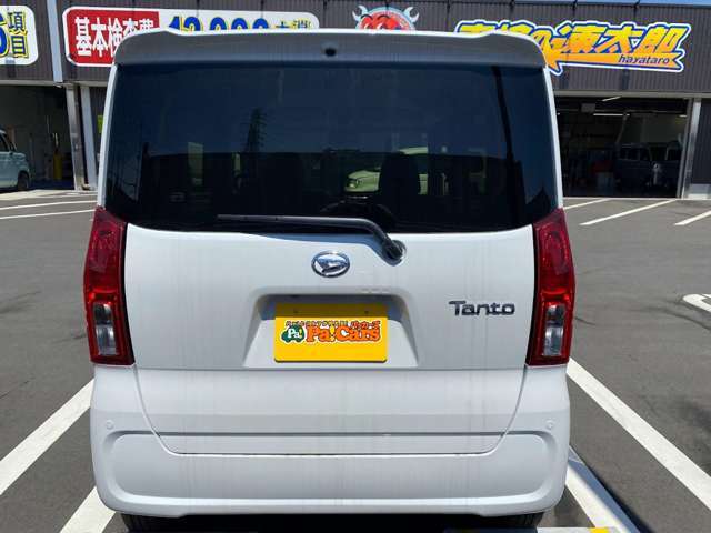 ☆当店商品の特徴☆　登録がされているお車で走行距離は10キロほどで誰も乗っていない車です！展示車はキズが付いてしまう場合もあるので直接ご確認くださいませ。
