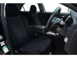 年式を感じさせない無い内装で御座います！マークxならではなシンプルな内装に仕上がっております！！