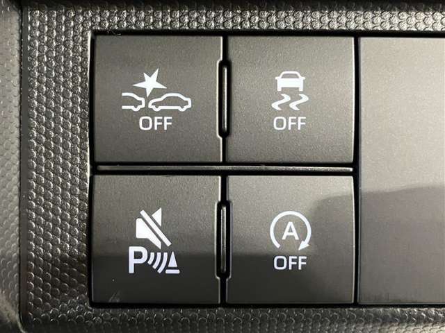 アイドリングストップ機能がついているので、停車時にエンジンを止めて燃料消費を抑えます。環境にもお財布に優しいですね♪