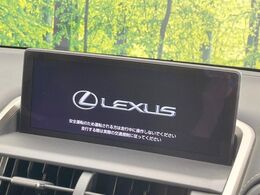 【メーカー純正ナビ】インテリアに溶け込むスタイリッシュな「専用設計」メーカーナビを装備♪視認性や操作性など基本性能にも優れ、より上質なカーライフをお楽しみいただけます。