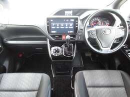 ご納車後も安心なプレミアム保証をご提案いたします。ナビや電装品、エアコンなども含めた600項目の充実した保証内容と安心のロードサービス付帯でサポートいたします。詳細はお尋ねください。