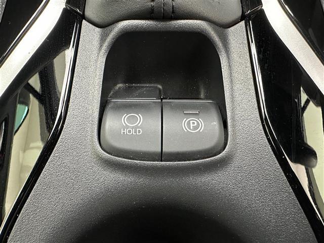【ドリンクホルダー】長時間のドライブを快適に過ごすために、必須の車内アイテムですね。