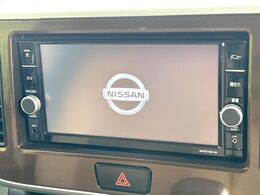 【純正ナビ】人気の純正ナビを装備。オーディオ機能も充実しており、Bluetooth接続すればお持ちのスマホやMP3プレイヤーの音楽を再生可能！毎日の運転がさらに楽しくなります！！