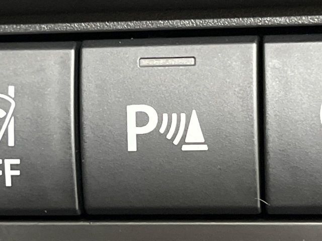 【コーナーセンサー】バンパーに付いたセンサーが障害物を検知！一定の距離に近づくとアラートで教えてくれます♪狭い駐車スペースや車庫入れ時も安心ですね☆