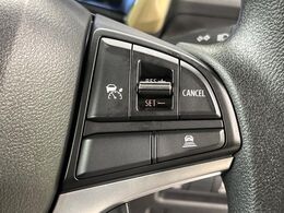 【アダプティブクルーズコントロール】高速道路での長距離走行が楽に！！自動で速度を保つクルーズコントロールが、衝突軽減システムと連携し、前方の車両を感知して車間を保つように速度調節してくれます！！