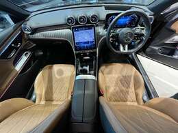 車両は屋内展示しておりますので天候に関係なくごゆっくりコンディションご確認頂けます。車両を倉庫へ保管している場合が御座いますのでご来店前に在庫確認頂けると幸いです。TEL072-784-8800