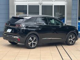 3008GT HYBRID4 ぺルラネラブラック（パノラミックサンルーフ付き）