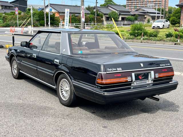 当社はお客様に安心・満足していただけるよう全車、法定点検・洗車をしてから納車させていただいております。
