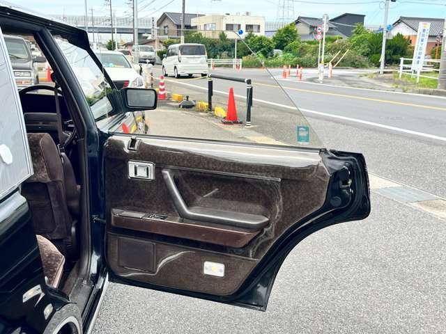 店頭販売もしておりますので、先に在庫が無くなってしまうこともございます。気になる車はまずはお問合せください！