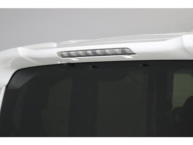 目線の高さに近いストップランプが、後続車にブレーキを踏んだことを知らせるので安全性もUPします。