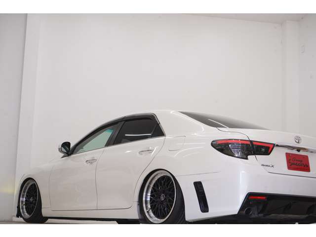 ●多彩な装備でご納得頂けるお車だと思います。お客様にご納得頂けるお車を提供できるよう日々、努力いたします。ご来店の際は、どのようなことでもご相談ください。精一杯ご対応させて頂きます。