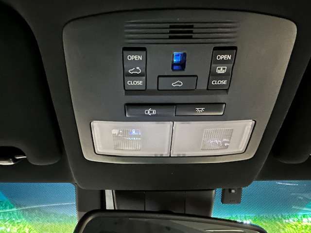 モデリスタ　サンルーフ　レザーシート　トヨタセーフティセンス　　レーダークルーズコントロール　ナビ　JBLサウンドシステム　パワーバックドア　前席パワーシート　前席エアシート　LEDヘッドライト