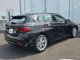 この度は弊社認定中古車をご覧いただき誠にありがとうございます。弊社はBMW 正規ディーラーですので遠方のお客様も安心してご購入下さい。ご不明な点がございましたらお気軽にお申し付けください。