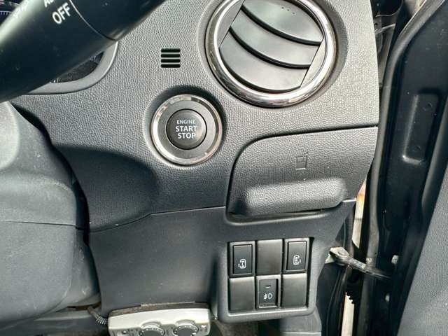 お車の事ならどんな些細な事でもお気軽にご相談くださいませ！！お問い合わせの際はカーセンサーを見た！！とお伝えください♪