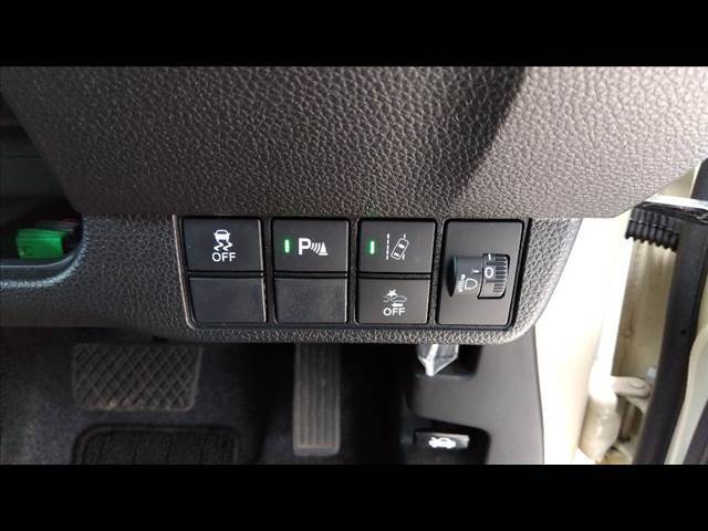 ☆後期型☆4WD☆ホンダセンシング☆電子パーキング＆オートホールド☆ナビ☆バックカメラ☆前後ドラレコ☆ハーフレザーシート＆ヒーター☆LEDライト☆スマートキー☆プッシュスタート☆走行2.8万☆試乗OK