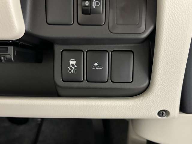 全く同じお車に再び出会うことはできません。少しでも気になるお車がございましたら、すぐにお電話かメールにてお問合せ下さい。