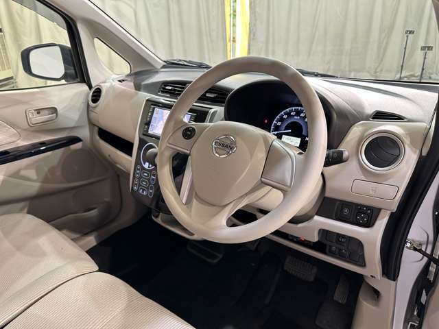 当店のこだわりはズバリ「価格」です。車両仕入れにとことんこだわり、良質な車両を安く取り揃えております。