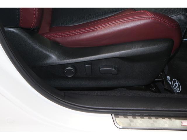 便利なプッシュスタートエンジン。キーを取り出さずにエンジンをかけることができます。