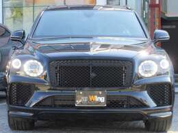 ベンテイガ　V8　左ハンドル　入庫致しました。