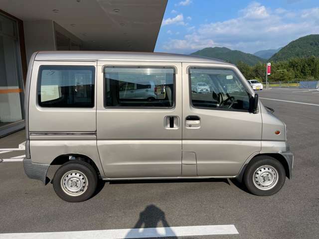 ＜中古自動車販売士在籍店＞～今日もあなたがハッピーだとうれしい～車買うなら、100万ドルにご相談ください。安心と信頼に応えるプロフェッショナル在籍店です