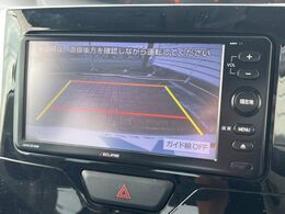 【バックカメラ】駐車時に後方がリアルタイム映像で確認できます。大型商業施設や立体駐車場での駐車時や、夜間のバック時に大活躍！運転スキルに関わらず、今や必須となった装備のひとつです！