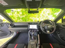 「この車の写真をもっと見たい」「状態が気になる」「この装備はついている？」どんな小さな疑問でもお気軽にお問い合わせください！