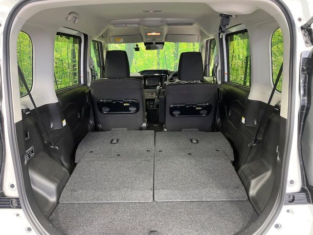 普段のお買い物や通勤、送迎等に十分な荷室スペースを確保しております。セカンドシートを倒すと、大きな荷物の積載も可能です♪