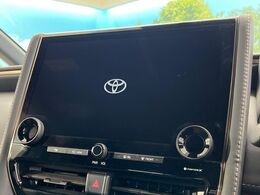 【14インチディスプレイオーディオ】画面内にオーディオ操作はもちろん、空調の調整機能なども盛り込んだ多機能なディスプレイオーディオです！スマートフォン連携はもちろん、車載ナビもお使いいただけます♪