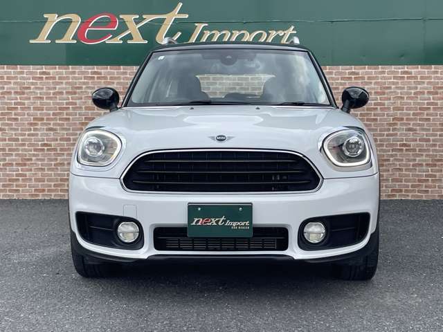 リアモニター　DVD　ACC　インテリジェントセーフティ　パワーゲート　コンフォートアクセス　バックカメラ　PDC　ナビ　タッチパネルBluetooth　USB　ETC　オートライト　18AW